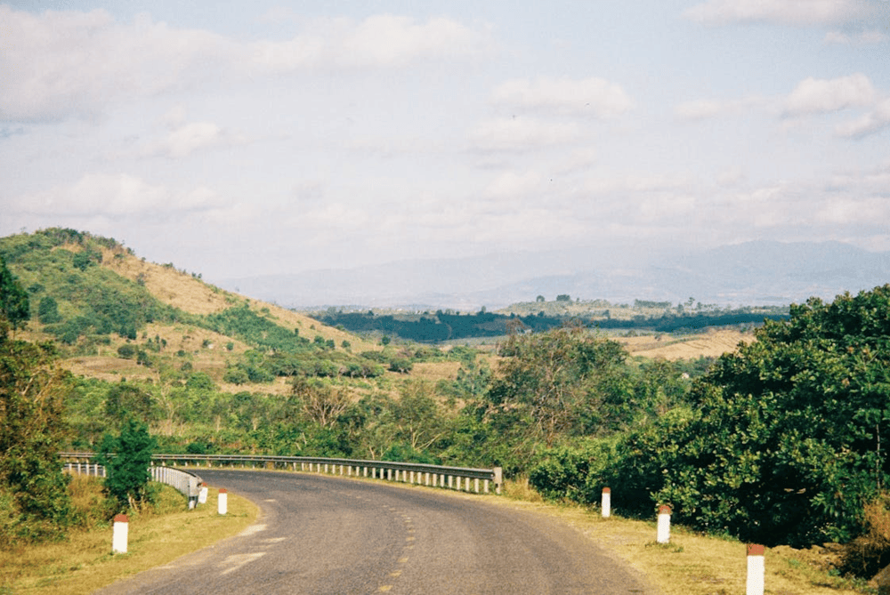 The Buon Ho bypass offers a quiet, scenic ride through coffee farms and highland countryside (Source: Pexels)